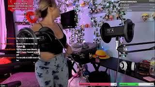 reneesrealm Shows Titties