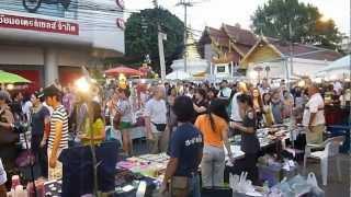 Thai National Anthem in the street