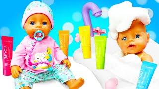 Игры для девочек - БЕБИ БОН Анабель купается и чистит зубки! – Видео куклы Baby Born. Дочки Матери.