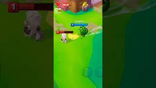 DONNA bites BRUCE  #zooba #shorts #zoobagameplay #zoobabattlearena #zigzaggameplay