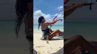 How Kite girls start their Kitesurfing session! 