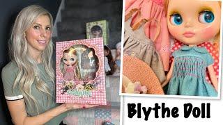 Chloris Country Life Blythe doll unboxing, and redressing plus friends.