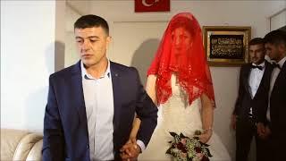 Turkish wedding - the bride is leaving her father's house ...