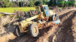 Nice Activities Grader Clearing Foundation Village Roads At Countryside | Grader Trimming Skills