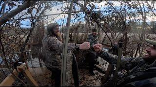 Hunting a Floating Duck Blind (Birds In Close!)