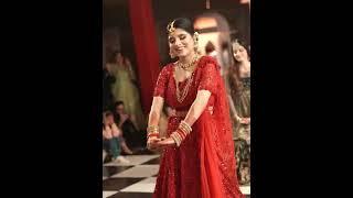 Mehndi Dance by Bride