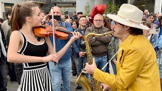 Crowd JOINS singing in Italian | Sarà Perché Ti Amo - Karolina Protsenko & Daniele Vitale Sax