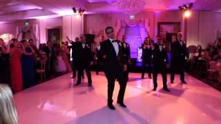 Танец-сюрприз от жениха и его друзей