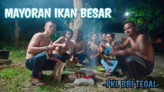 Bakar-bakaran Ikan Ukuran Besar Bersama Teman PKL