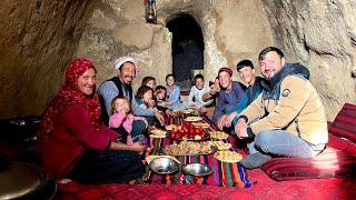 Cave Survival Daily life in snowy winter  | Winter cold and exhausting life of Big family  in cave |