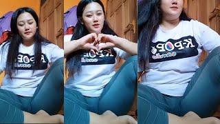 tante gemoy apem mplenuk live tik tok. bikin mau ngocok. . tante gemoy..