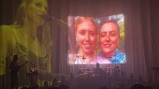 LEA singt live in Berlin für ihre Schwester ️ Danke dass es dich gibt ️