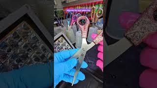 Sealing Glitter Scissors #glitter #scissors #uvresin #sealglitter #resin #glitterscissors #tutorial