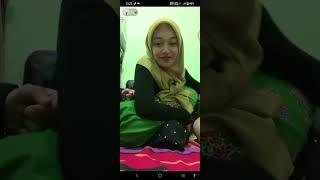 live tiktok cewek cantik hijab pamer cd bikin sange penonton ga tahan 