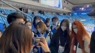 Alexandra Trusova supports team from the stands