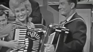 JUST BECAUSE, POLKA MUSIC ... ARTISTS, MYRON FLOREN & JO ANN CASTLE ... LAWRENCE WELK SHOW (1962)