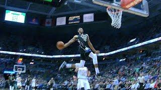 Giannis Jams MONSTER, Full-Extension Windmill in Milwaukee! | March 24, 2017