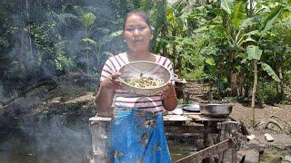 Delicious roasted locusts #food #khmer #chef #delicious #delicious  #