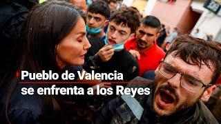 ESPAÑOLES REACCIONAN CONTRA LOS REYES | El Rey Felipe VI y Letizia visitan Valencia en la crisis