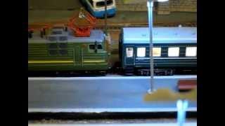 N Scale VL80 shunting with passenger train