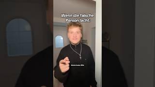 SIE versteckt IHN im SCHRANK?!🫨 #shortvideo  #couple #freundin #funny #beziehung #freund #humor