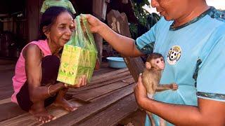 BiBi & Dad visited the blind lady late at night - happy that she was healthy