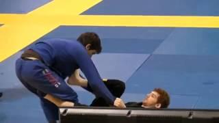 IBJJF World Championships 2011 - Round of 16 - Jonathan Thomas.mp4