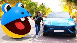 Alex plays Pac-Man Game with Lamborghini Adventure