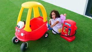 Amira has no more gas in her car, fun video for kids