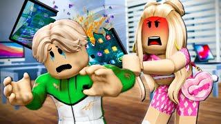 SPOILED Sister HATED Little Brother! (A Roblox Movie)