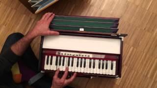 Harmonium Sound Lesson "Learn how to hold a drone" with Petros