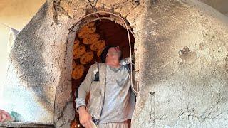 How Bakers ENTER the GIANT TANDOOR for AUTHENTIC Uzbek Flatbread