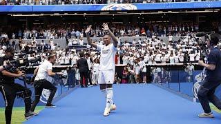 MBAPPÉ: apresentação de gala e discurso humilde (mais: vitória do Peixe)