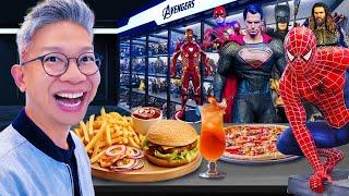 MAKAN DISINI DITEMANI RIBUAN PATUNG SUPERHERO!!