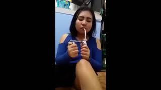 CEWEK CANTIK NGISAP SABU  SAMBIL....