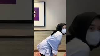 Belajar nungging #hijabsange #HijabNakal #hijabseksi #cewekmesum #vcs #Viral #Video #videodewasa