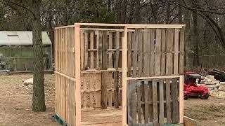 Building a shed out of pallets! | FREE! | Part 1