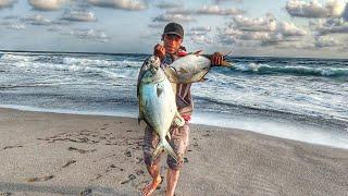 Very lucky ‼️ Seconds to go home, I was struck by a big gatho pompano fish | Beach Fishing