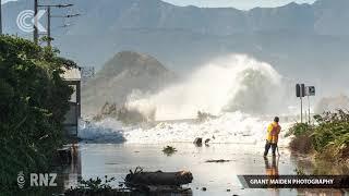 Huge waves batter Wellington coast, flood homes