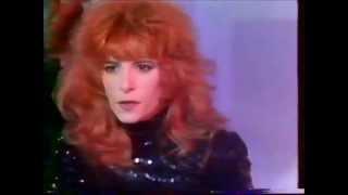 Mylene Farmer "Pourvu qu' elles soient douces" FR2 1988