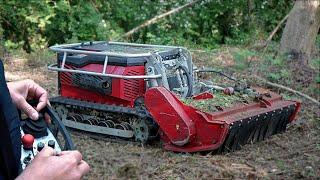 Une débroussailleuse téléguidée sur chenilles (Timan RC1000)