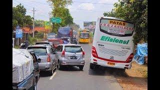 The Action of a Crazy Bus Driver From Indonesia. Make a Hell!!!