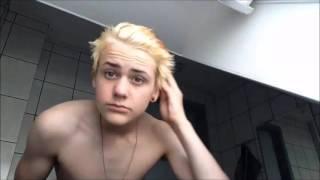 BLEACHING MY HAIR!