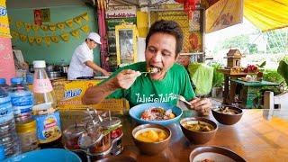 Street Food THAI VEGAN FOOD - Massaman Curry in Chiang Mai, Thailand!