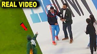 Harbhajan Singh Angry When 2 people stopped Harbhajan during Talks with Kamran Akmal | IND vs PAK