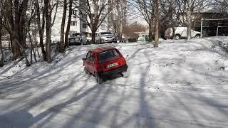 Maruti 800 in the snow