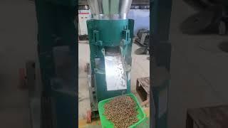 Ranch ng baka - Feed pelletizer machine - Make your own feed.