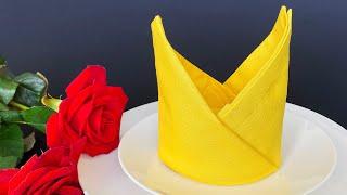 Napkin folding - The Crown