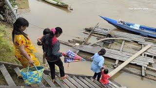 Warga dayak, pergi ke pasar, lewat sungai, naik perahu,di pedalaman kalimantan,buntut leleng,marikit