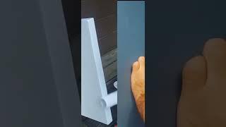 Floating shelves in under a minute